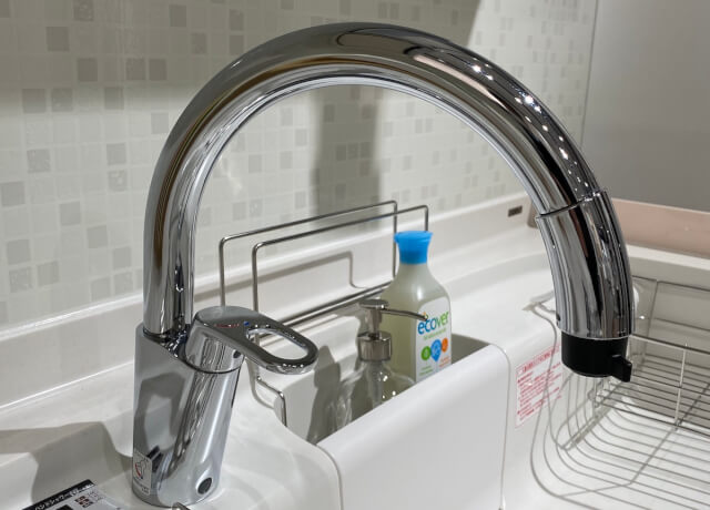 レビュー】お手軽！後付けタッチレス水栓「ナビッシュ」｜『リクやん